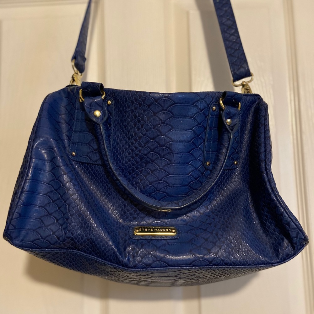 Steve Madden Barrel Bag